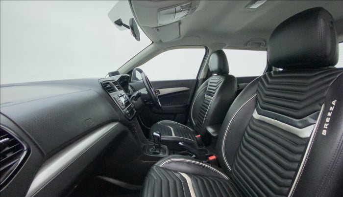 2018 Maruti Vitara Brezza ZDI AMT, Diesel, Automatic, 69,862 km, Right Side Front Door Cabin