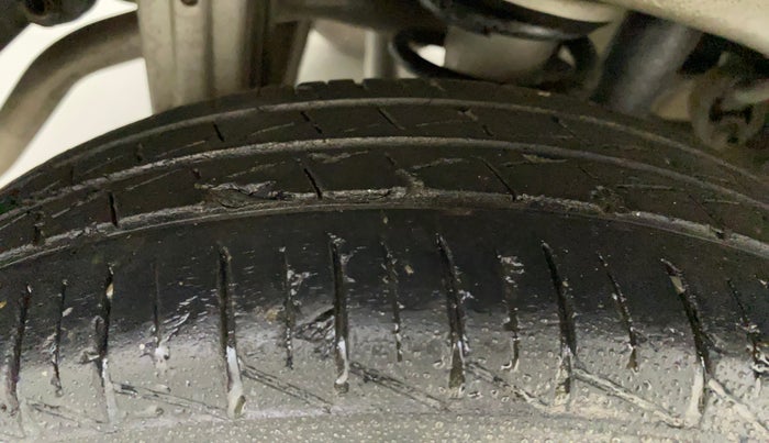 2020 Maruti Alto LXI CNG, CNG, Manual, 33,069 km, Right Rear Tyre Tread