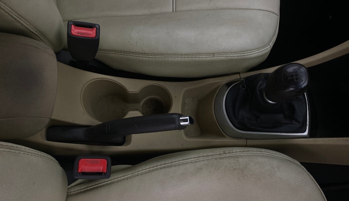 2013 Hyundai Verna FLUIDIC 1.6 VTVT SX, Petrol, Manual, 1,10,231 km, Gear Lever