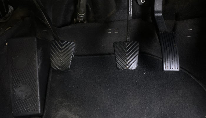 2013 Hyundai Verna FLUIDIC 1.6 VTVT SX, Petrol, Manual, 1,10,231 km, Pedals