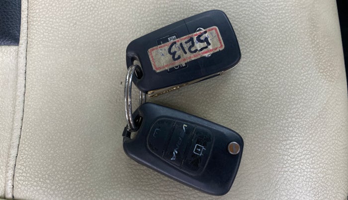 2013 Hyundai Verna FLUIDIC 1.6 VTVT SX, Petrol, Manual, 1,10,231 km, Key Close Up