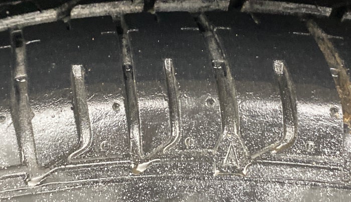 2013 Hyundai Verna FLUIDIC 1.6 VTVT SX, Petrol, Manual, 1,10,231 km, Left Front Tyre Tread