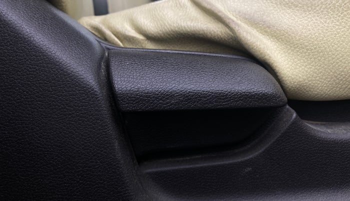 2013 Hyundai Verna FLUIDIC 1.6 VTVT SX, Petrol, Manual, 1,10,231 km, Driver Side Adjustment Panel