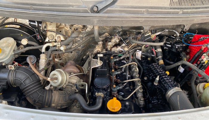 2016 Mahindra TUV300 T4, Diesel, Manual, 91,399 km, Engine View