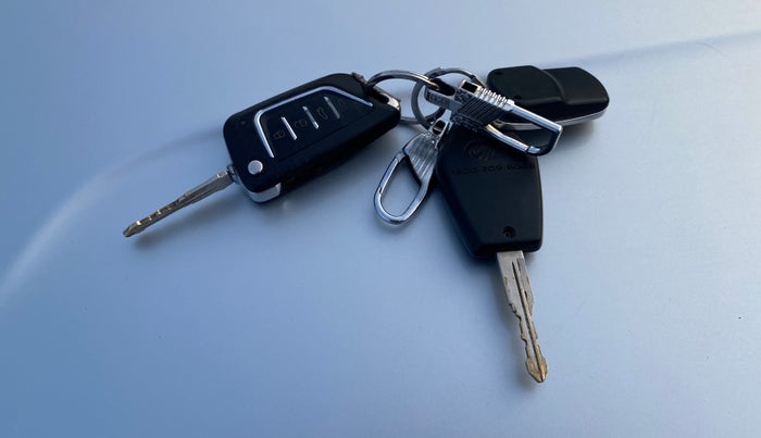 2016 Mahindra TUV300 T4, Diesel, Manual, 91,399 km, Key Close Up