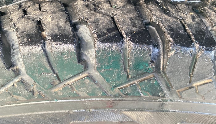 2016 Mahindra TUV300 T4, Diesel, Manual, 91,399 km, Left Rear Tyre Tread