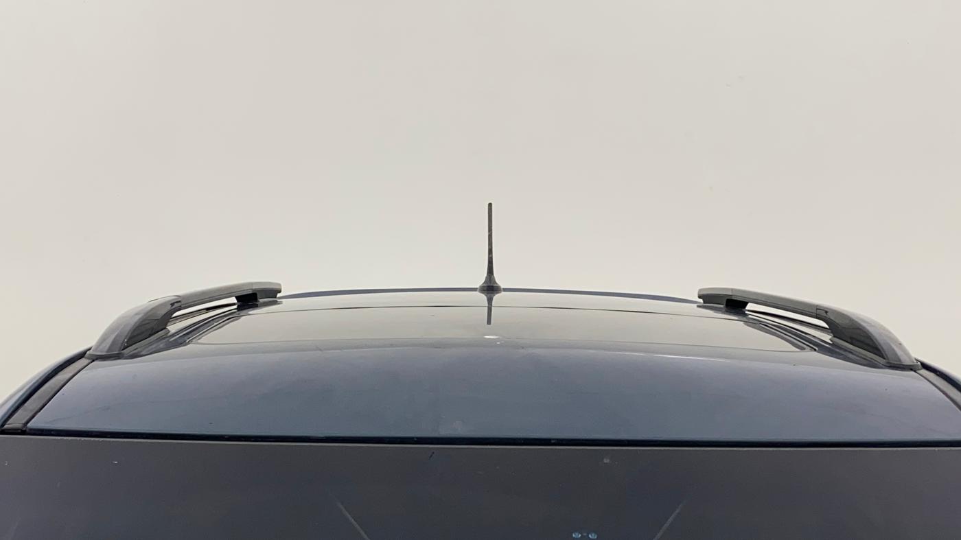 2021 Mahindra XUV300 W8 (O) 1.2 PETROL AMT, CNG, Automatic, 42,652 km, Moonroof/ Sunroof