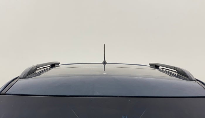 2021 Mahindra XUV300 W8 (O) 1.2 PETROL AMT, CNG, Automatic, 42,659 km, Moonroof/ Sunroof