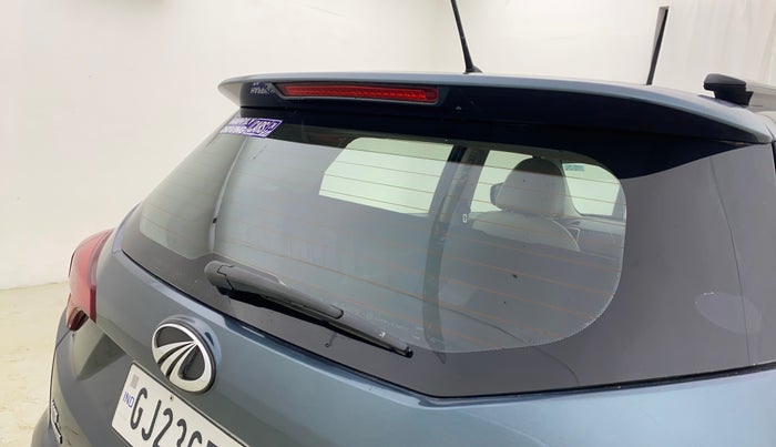 2021 Mahindra XUV300 W8 (O) 1.2 PETROL AMT, CNG, Automatic, 42,659 km, Rear Wiper