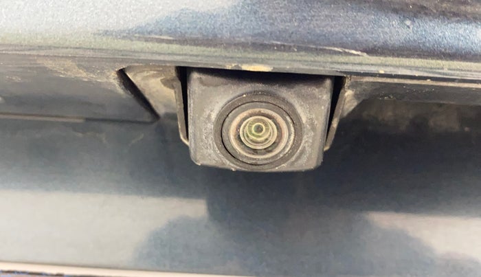 2021 Mahindra XUV300 W8 (O) 1.2 PETROL AMT, CNG, Automatic, 42,659 km, Parking Camera