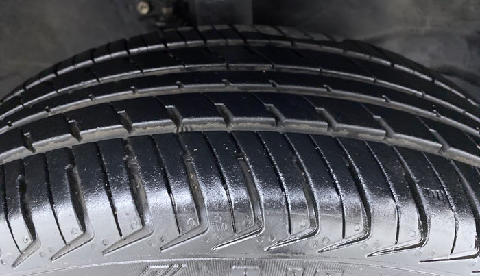 2015 Maruti Wagon R 1.0 VXI, Petrol, Manual, 49,196 km, Right Front Tyre Tread