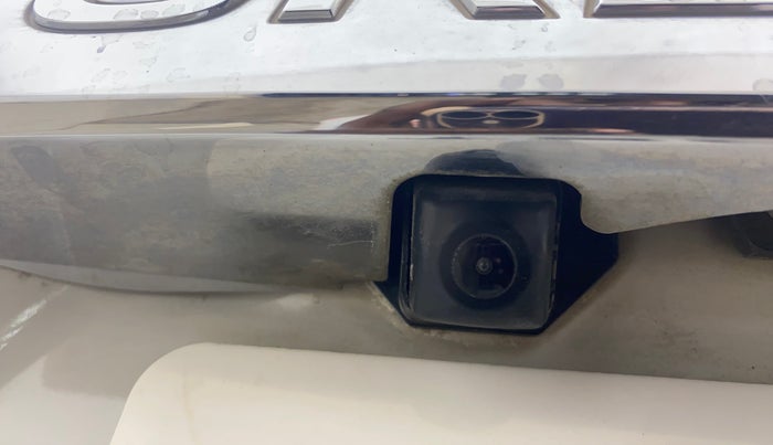 2020 Toyota URBAN CRUISER PREMIUM GRADE AT, Petrol, Automatic, 1,45,579 km, Parking Camera