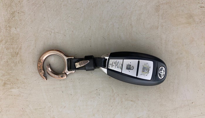 2020 Toyota URBAN CRUISER PREMIUM GRADE AT, Petrol, Automatic, 1,45,579 km, Key Close Up