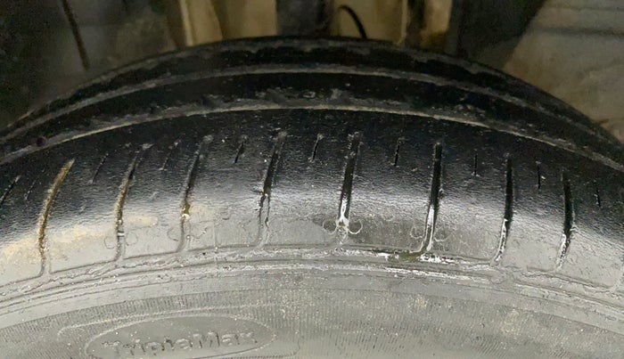 2019 Renault TRIBER RXT, Petrol, Manual, 43,029 km, Left Front Tyre Tread