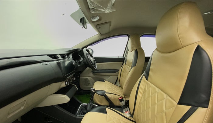 2019 Renault TRIBER RXT, Petrol, Manual, 43,029 km, Right Side Front Door Cabin