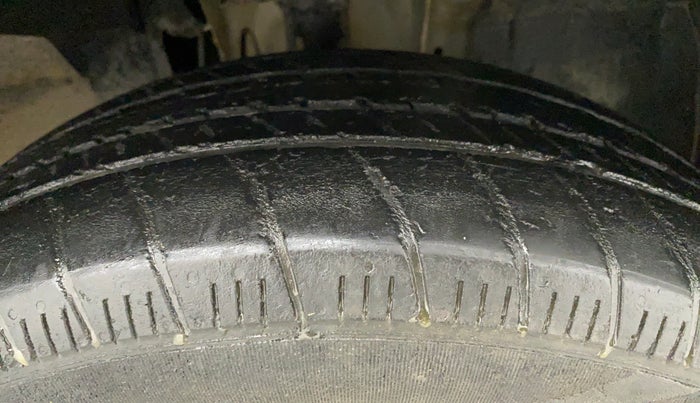 2019 Renault TRIBER RXT, Petrol, Manual, 43,029 km, Right Front Tyre Tread