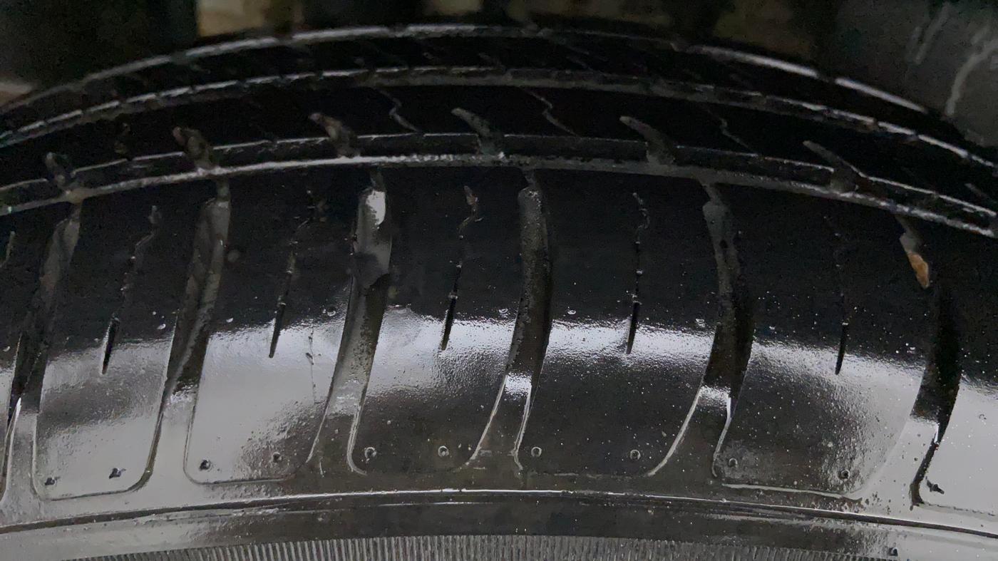 2019 Maruti Swift VXI AMT D, Petrol, Automatic, 8,609 km, Left Front Tyre Tread