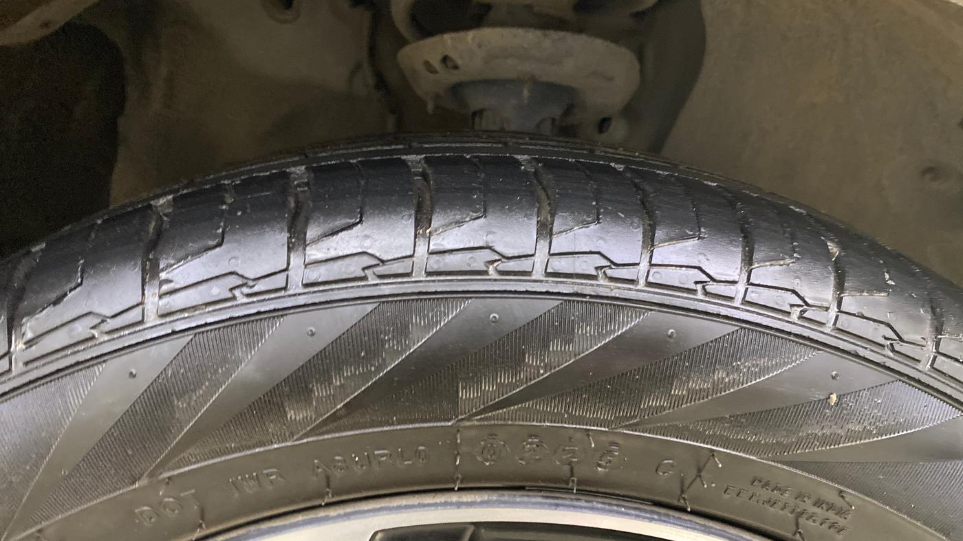 2025 KIA SYROS HTX Plus (O) 1.5 Diesel 6AT, Diesel, Automatic, 6,276 km, Right Front Tyre Tread