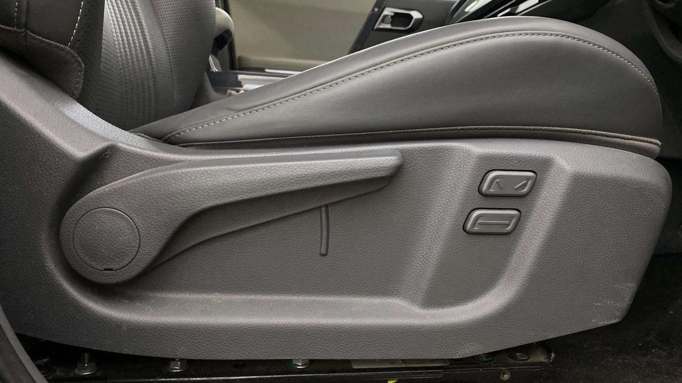 2025 KIA SYROS HTX Plus (O) 1.5 Diesel 6AT, Diesel, Automatic, 6,276 km, Driver Side Adjustment Panel