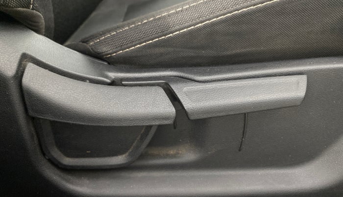 2021 Hyundai NEW I20 ASTA (O) 1.2 MT, Petrol, Manual, 27,555 km, Driver Side Adjustment Panel