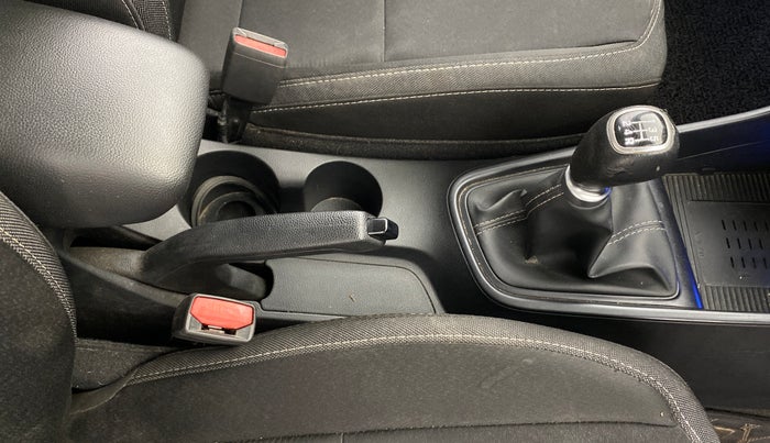 2021 Hyundai NEW I20 ASTA (O) 1.2 MT, Petrol, Manual, 27,555 km, Gear Lever