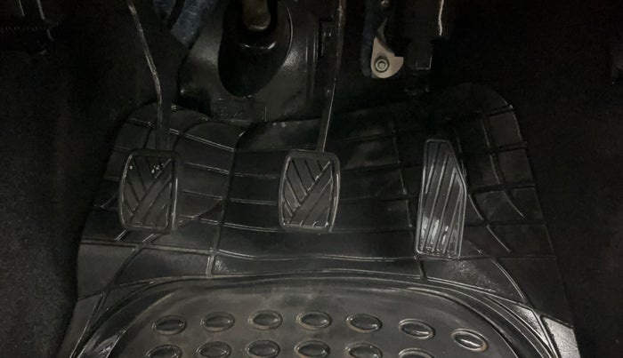 2022 Maruti New Wagon-R LXI 1.0, Petrol, Manual, 12,426 km, Pedals