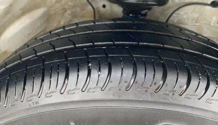 2021 Maruti S PRESSO VXI PLUS, Petrol, Manual, 14,162 km, Right Front Tyre Tread