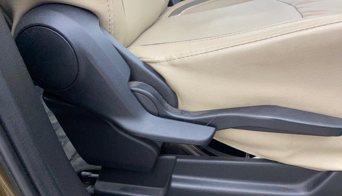 2019 Maruti XL6 ZETA MT, Petrol, Manual, 67,033 km, Driver Side Adjustment Panel