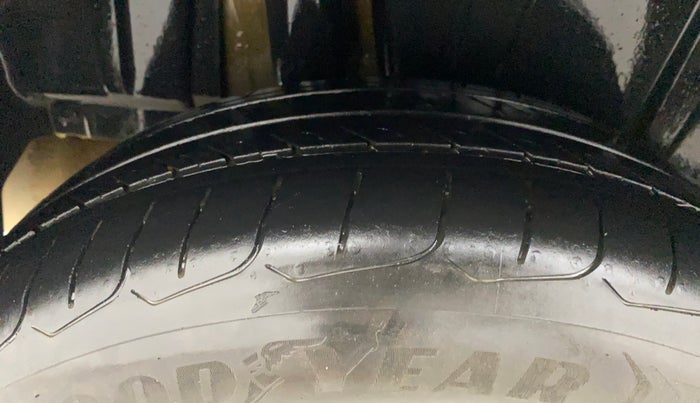 2019 Maruti XL6 ZETA MT, Petrol, Manual, 67,033 km, Right Rear Tyre Tread
