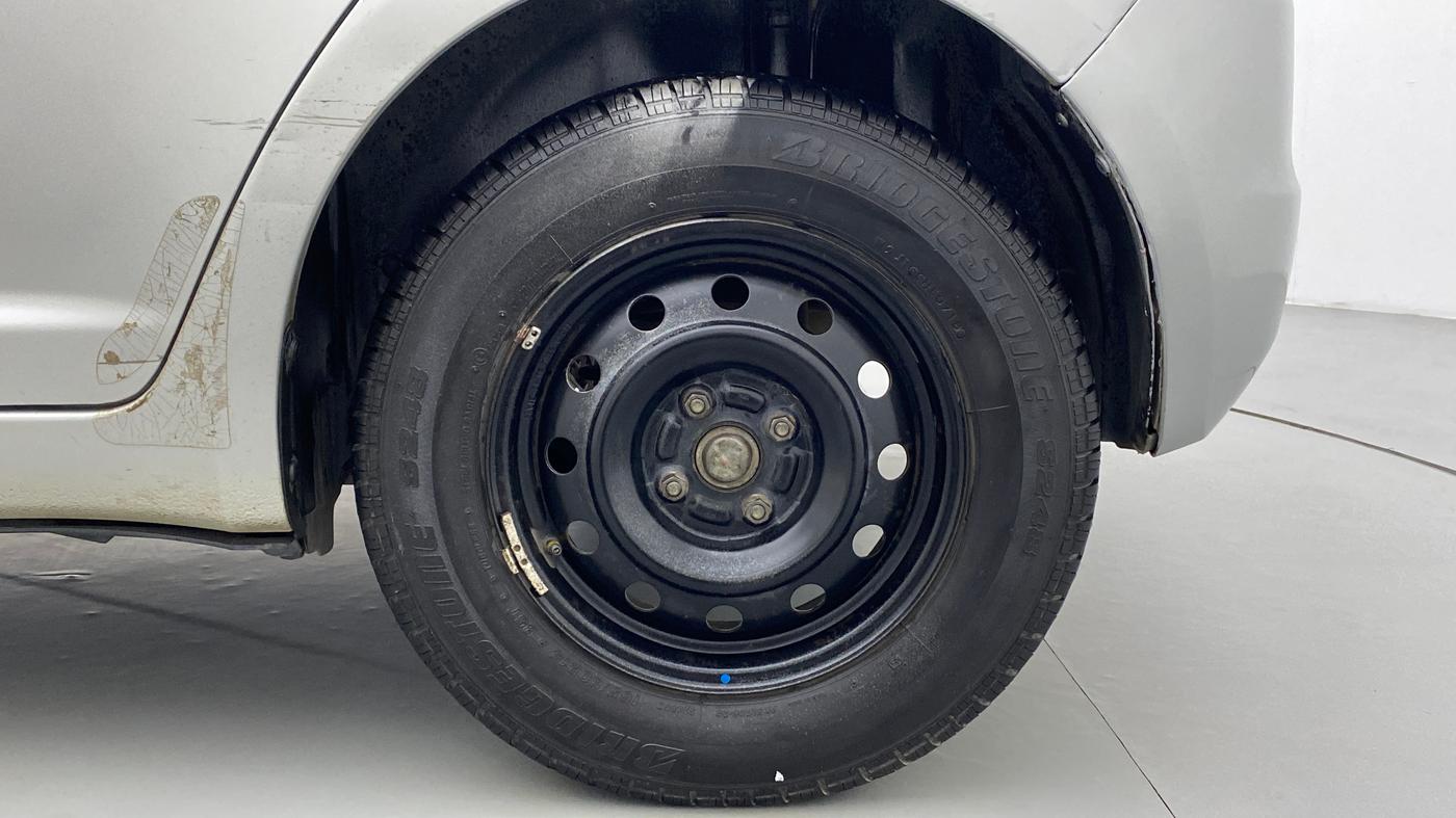2011 Maruti Swift VXI D, Petrol, Manual, 53,025 km, Left Rear Wheel