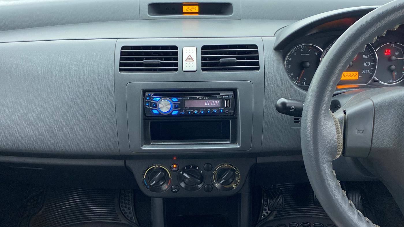 2011 Maruti Swift VXI D, Petrol, Manual, 53,025 km, Air Conditioner