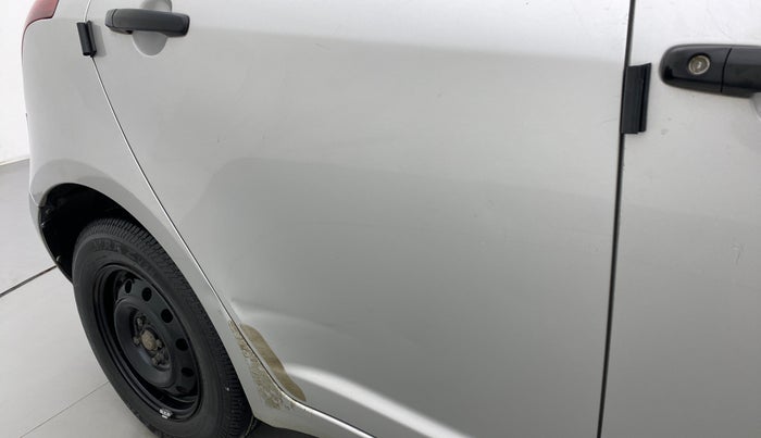 2011 Maruti Swift VXI D, Petrol, Manual, 53,025 km, Right rear door - Slightly dented