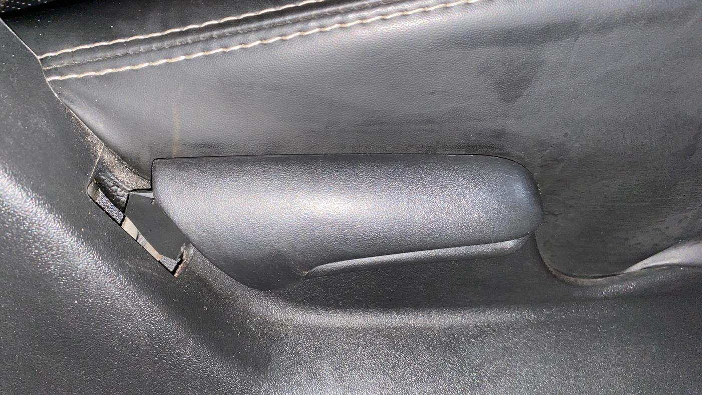 2022 Maruti Vitara Brezza VXI, Petrol, Manual, 38,361 km, Driver Side Adjustment Panel