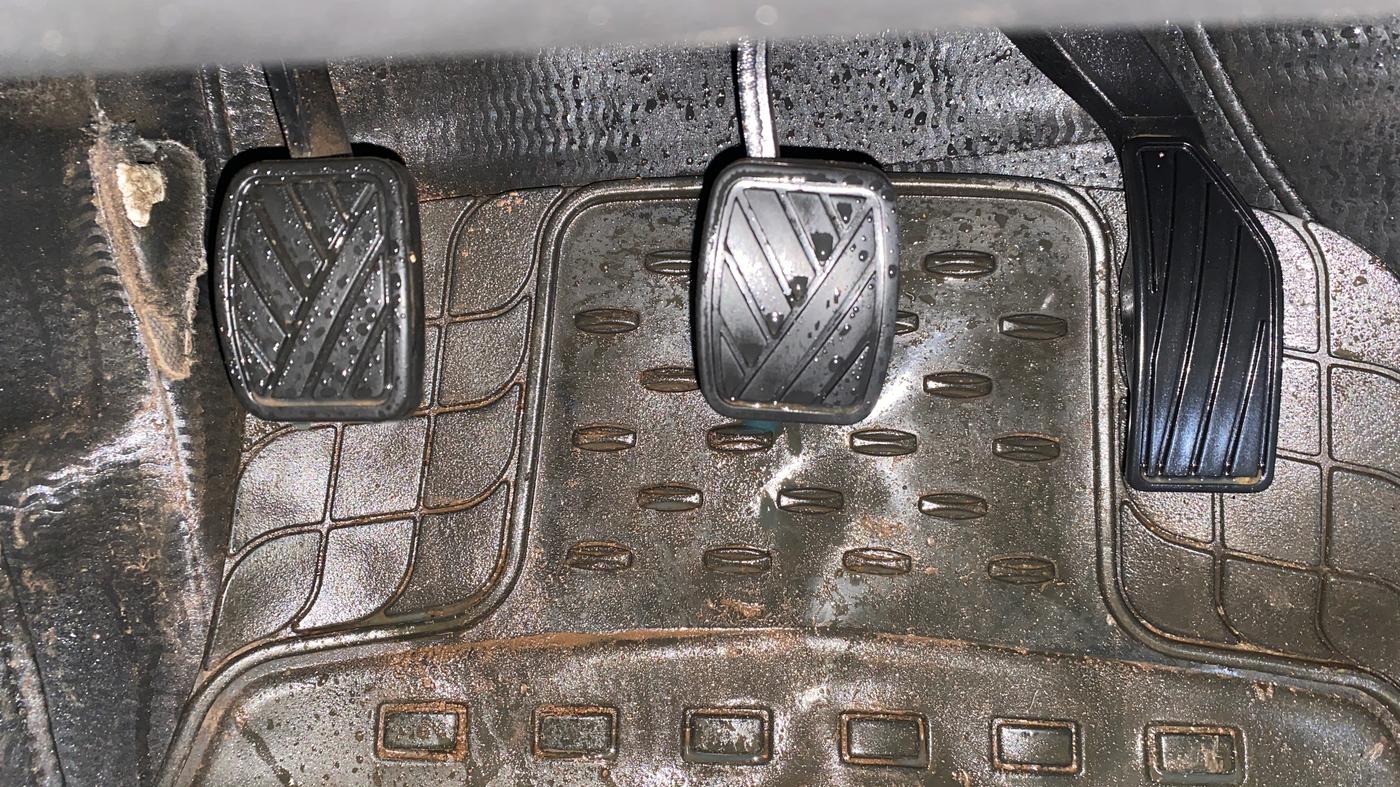 2022 Maruti Vitara Brezza VXI, Petrol, Manual, 38,361 km, Pedals