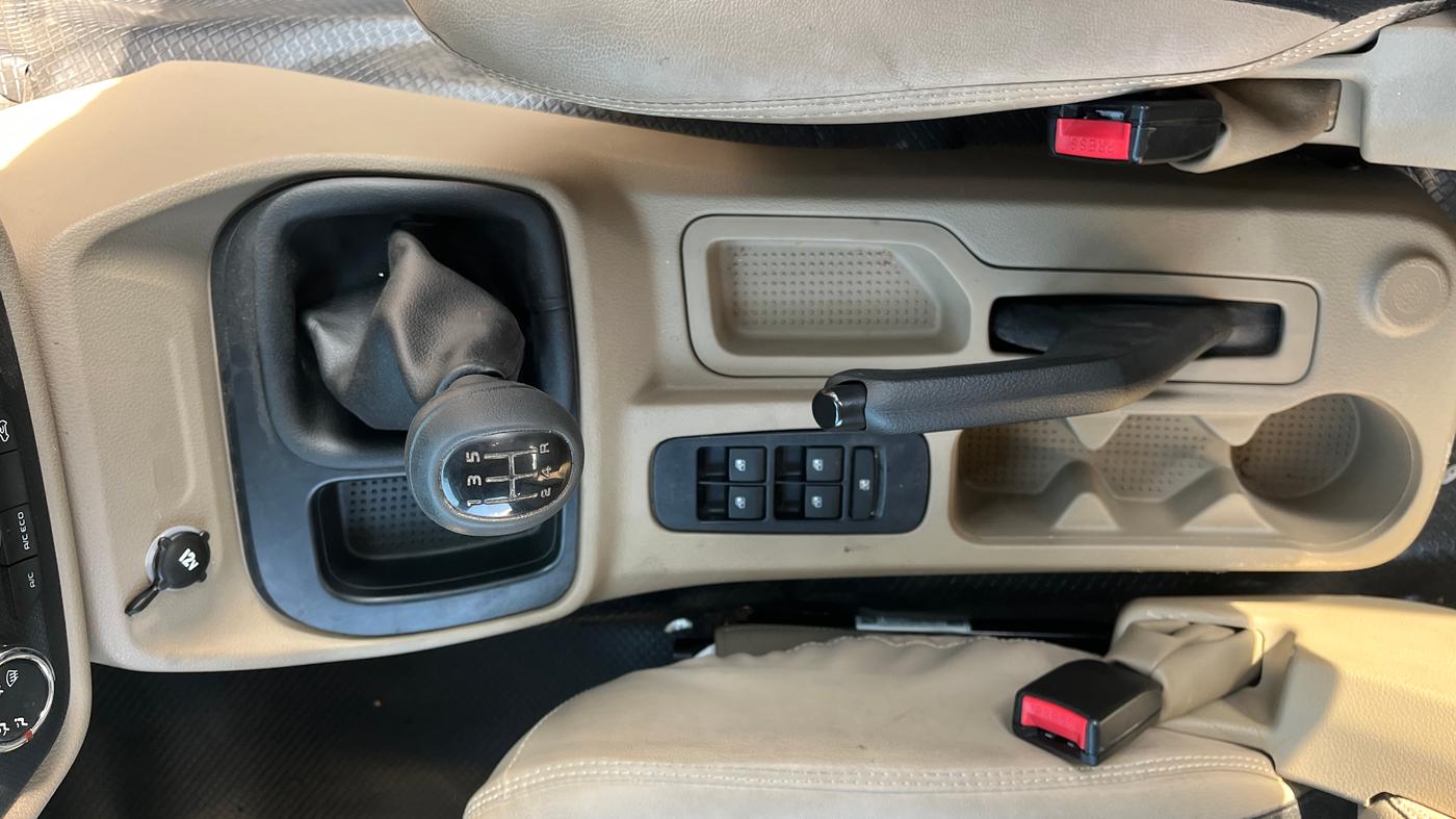 2023 Mahindra BOLERO NEO N 4, Diesel, Manual, 25,909 km, Gear Lever