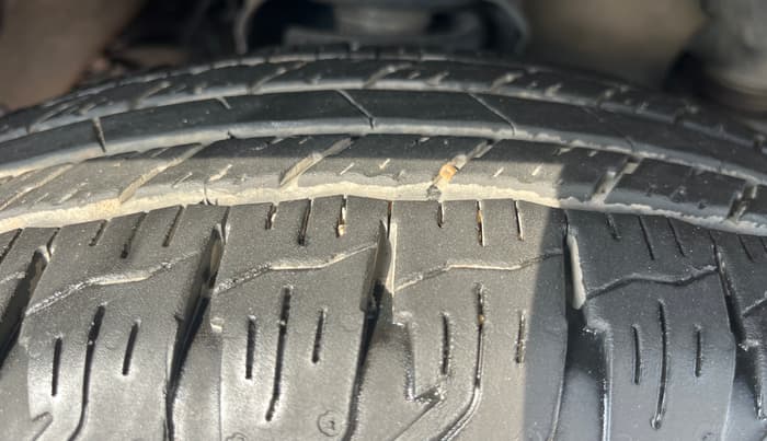 2023 Mahindra BOLERO NEO N 4, Diesel, Manual, 25,909 km, Right Front Tyre Tread