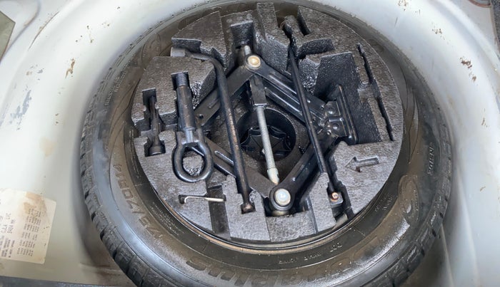 2015 Volkswagen Polo HIGHLINE1.2L, Petrol, Manual, 50,809 km, Spare Tyre