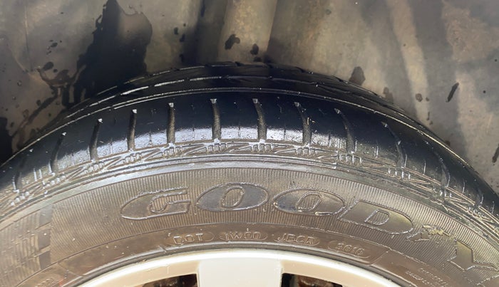 2015 Volkswagen Polo HIGHLINE1.2L, Petrol, Manual, 50,809 km, Right Rear Tyre Tread