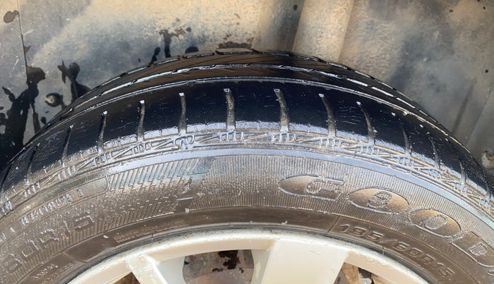 2015 Volkswagen Polo HIGHLINE1.2L, Petrol, Manual, 50,809 km, Left Rear Tyre Tread