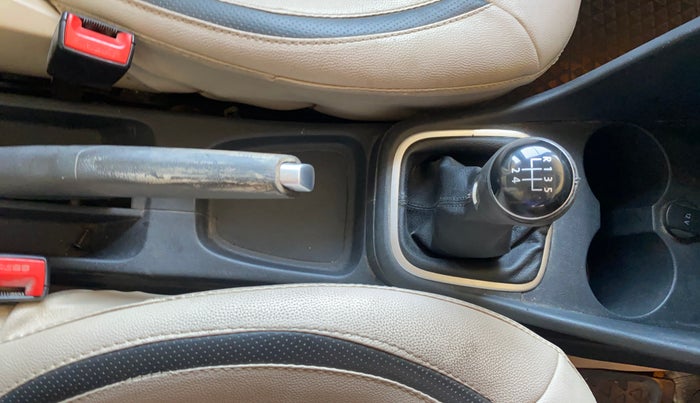 2015 Volkswagen Polo HIGHLINE1.2L, Petrol, Manual, 50,809 km, Gear Lever