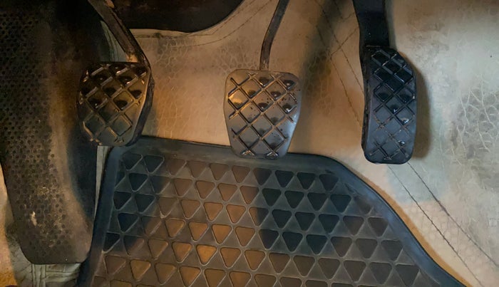 2015 Volkswagen Polo HIGHLINE1.2L, Petrol, Manual, 50,809 km, Pedals