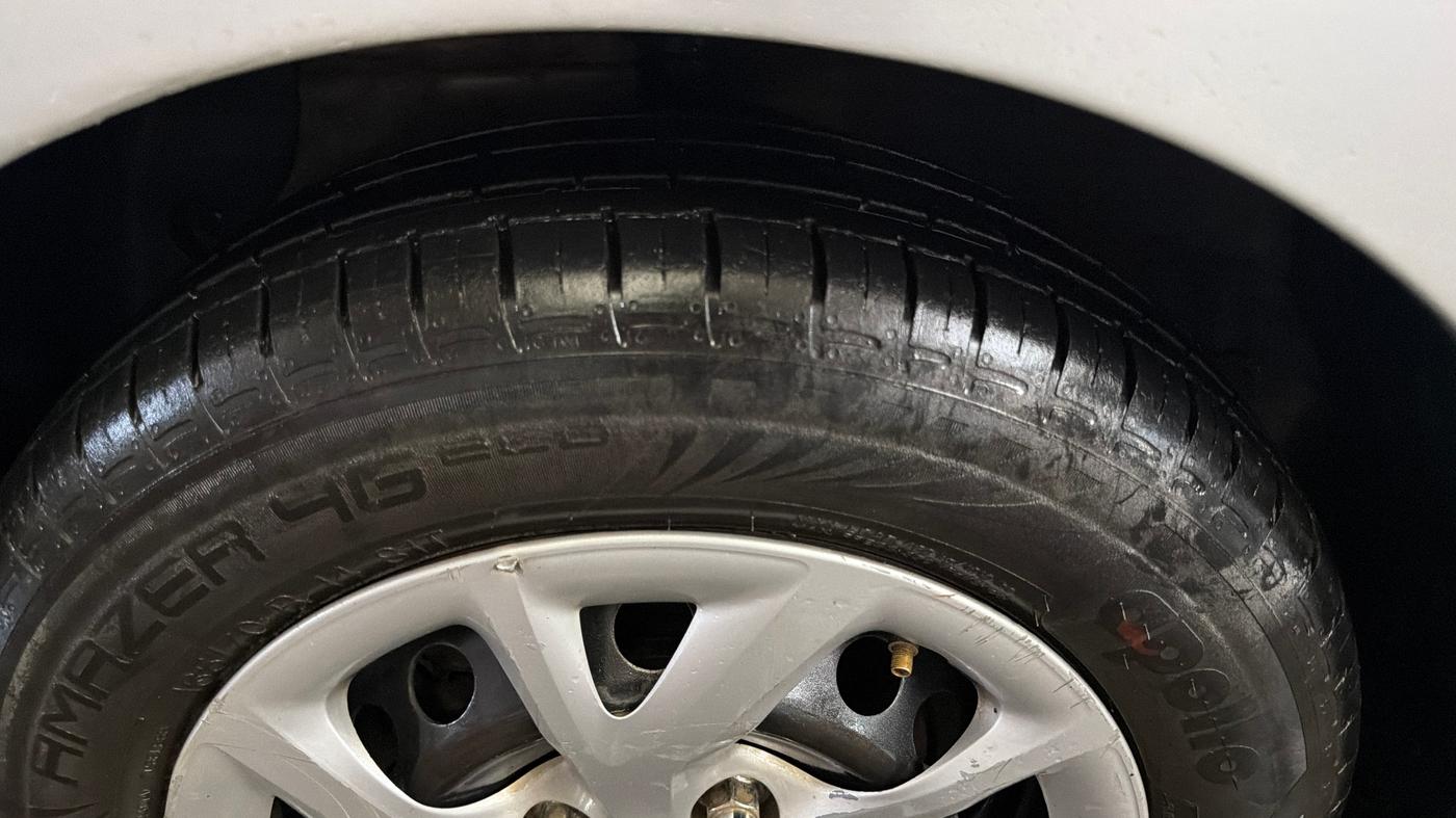 2018 Hyundai Grand i10 SPORTZ 1.2 KAPPA VTVT, Petrol, Manual, 50,689 km, Left Front Tyre Tread