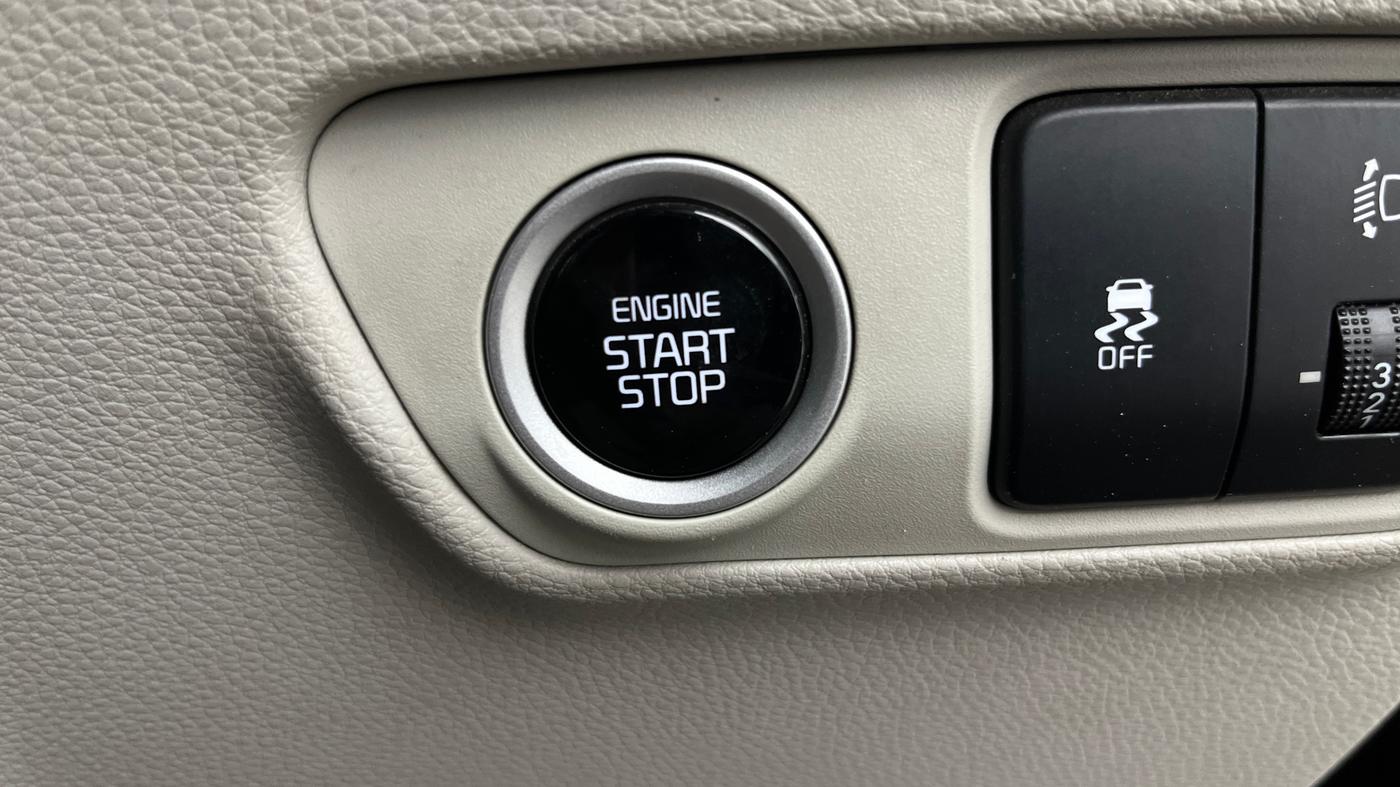 2023 KIA CARENS PRESTIGE PLUS 1.5 IMT DIESEL 7 STR, Diesel, Manual, 20,568 km, Keyless Start/ Stop Button