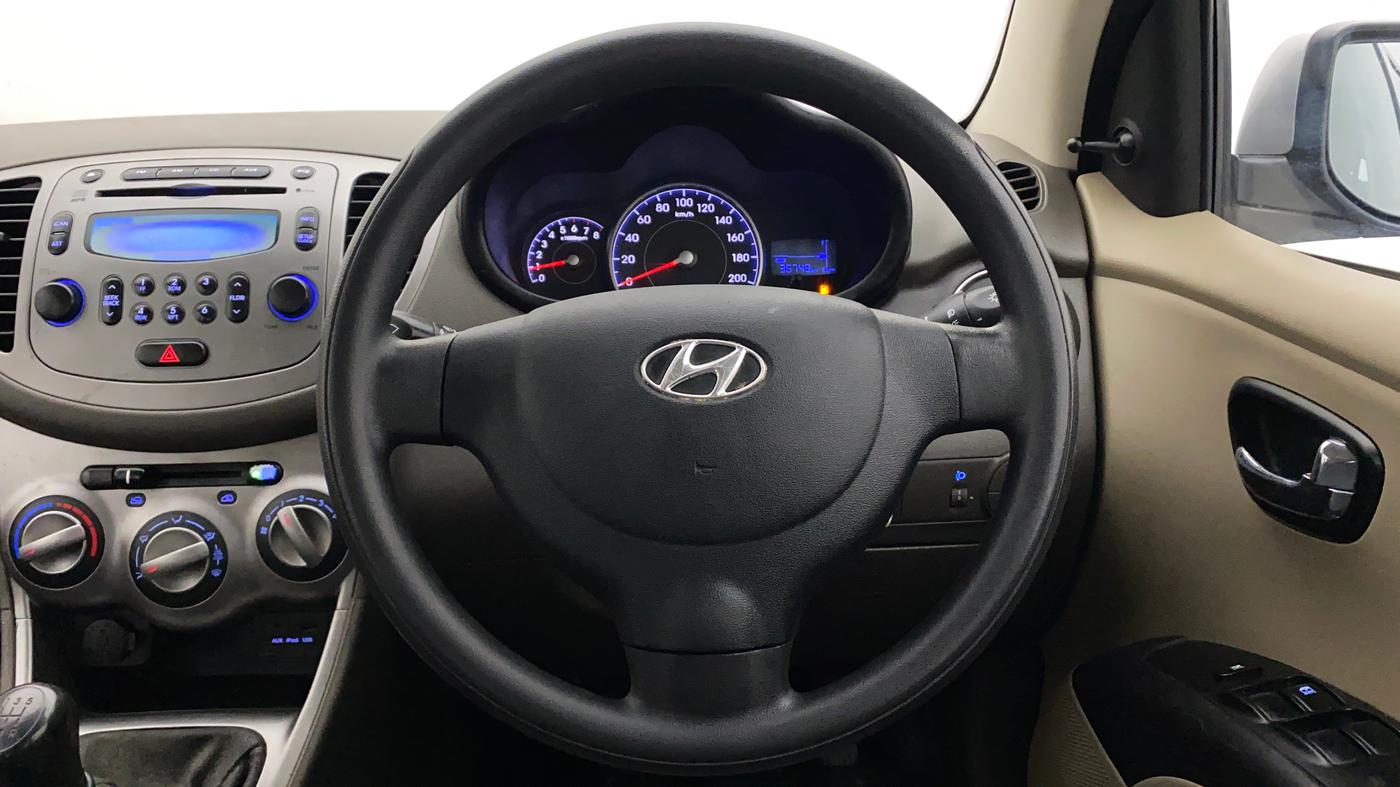 2015 Hyundai i10 SPORTZ 1.1, Petrol, Manual, 36,785 km, Steering Wheel Close Up