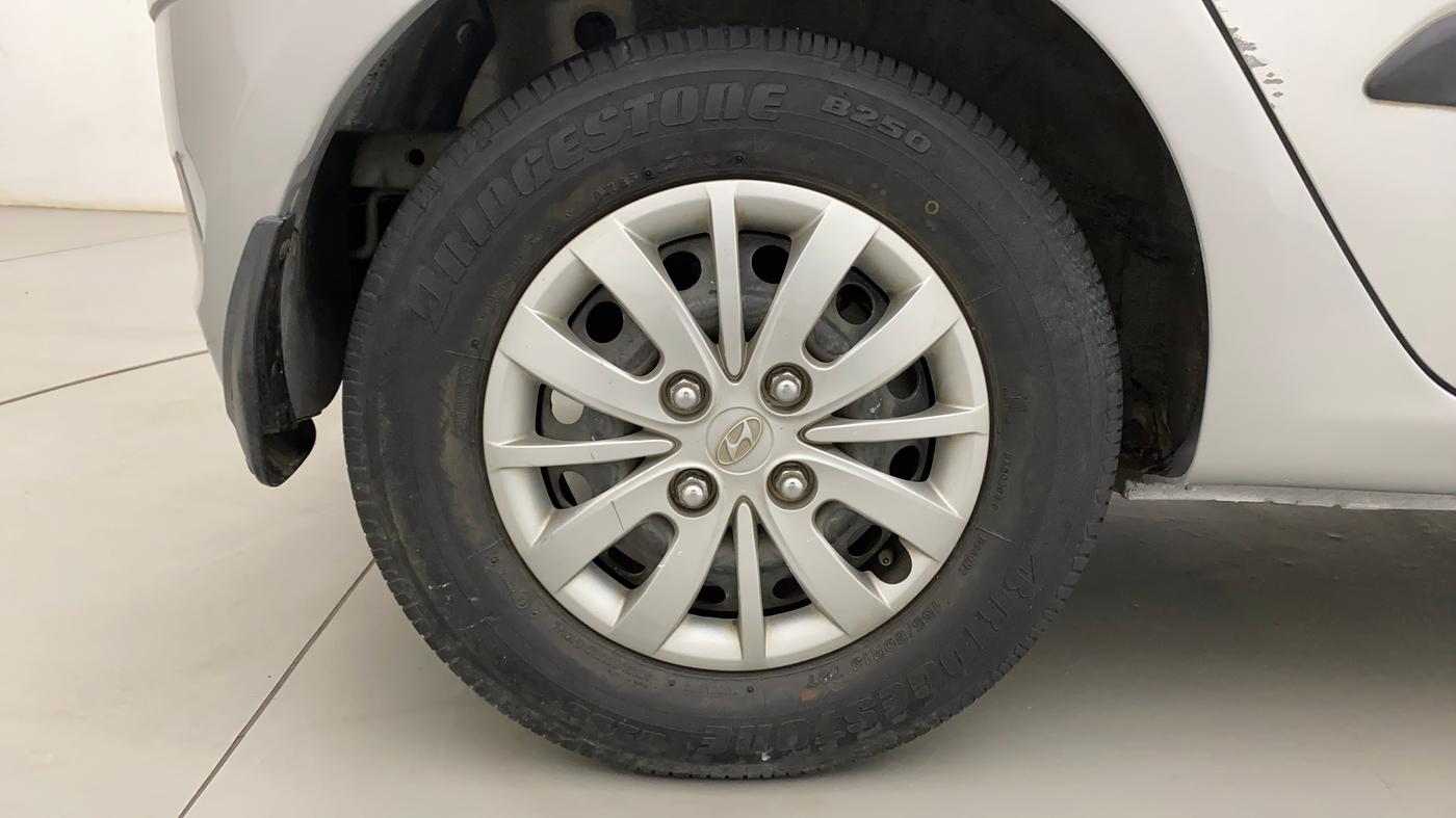 2015 Hyundai i10 SPORTZ 1.1, Petrol, Manual, 36,785 km, Right Rear Wheel