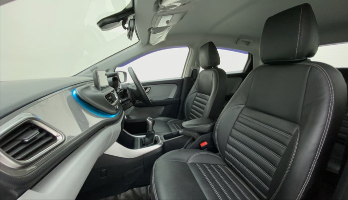 2020 Tata ALTROZ XZ 1.2, Petrol, Manual, 9,291 km, Right Side Front Door Cabin