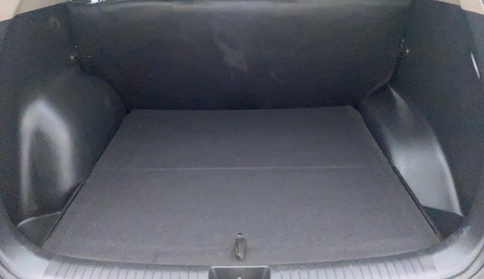 2016 Hyundai Creta 1.6 E + VTVT, Petrol, Manual, 46,717 km, Boot Inside