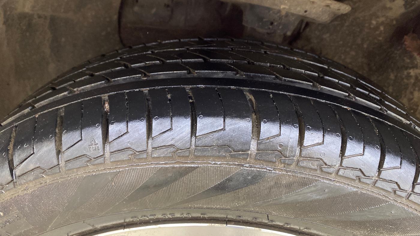 2016 Hyundai Elite i20 ASTA 1.2 (O), Petrol, Manual, 35,619 km, Left Front Tyre Tread