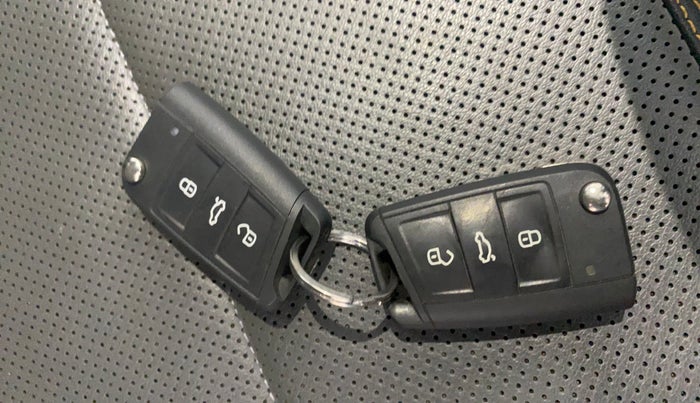 2022 Skoda KUSHAQ STYLE 1.0L TSI MT, Petrol, Manual, 31,741 km, Key Close Up
