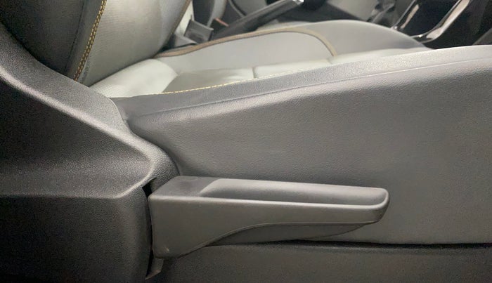 2022 Skoda KUSHAQ STYLE 1.0L TSI MT, Petrol, Manual, 31,741 km, Driver Side Adjustment Panel